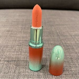 NWT MAC COSMETICS Limited Edition Macximal Matte Lipstick - VELVET TEDDY